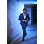 Arjun Kapoor Instagram – Walking into the weekend 🚶😎