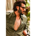 Arjun Kapoor Instagram - Just my Monday outfit 🌿 📸 @abheetgidwani