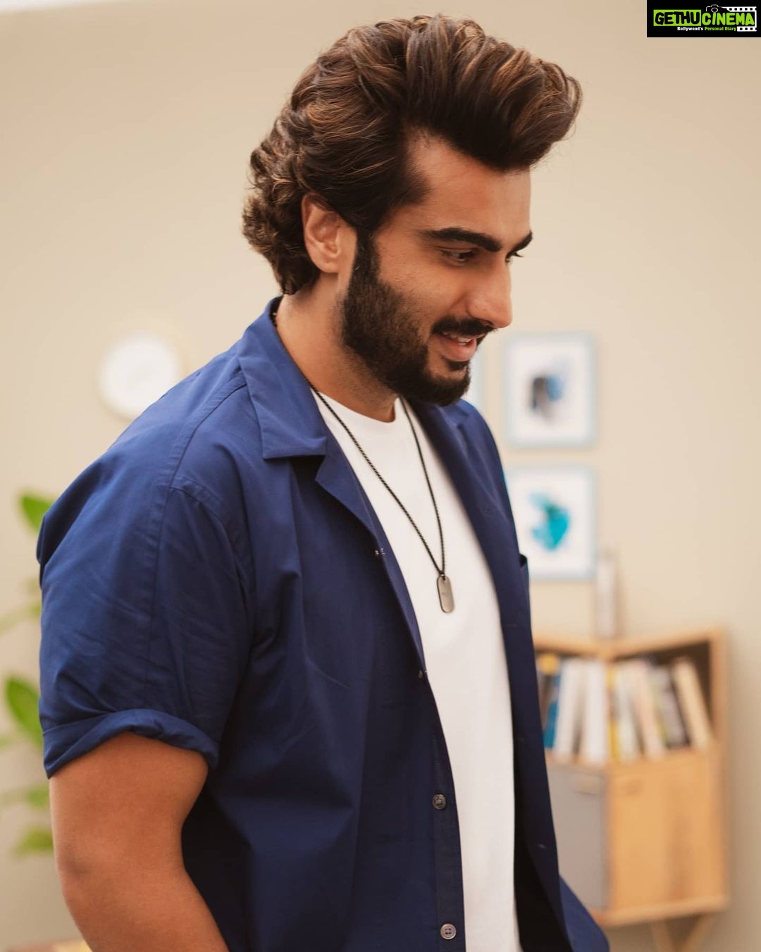 Arjun Kapoor Instagram - Some things are predictable about me... One of them is my love for my favourite color 💙😅