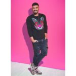 Arjun Kapoor Instagram - Never knew pink-y will become everyone’s new favourite! 😉 #Throwback