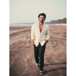 Arjun Kapoor Instagram - Do I love the beach? Fo shore! 🤓