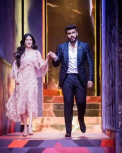 Arjun Kapoor Instagram - Happy birthday @janhvikapoor !!! I can’t promise much except like this picture you shall always have my support & hand wherever you go & whichever path you seek..