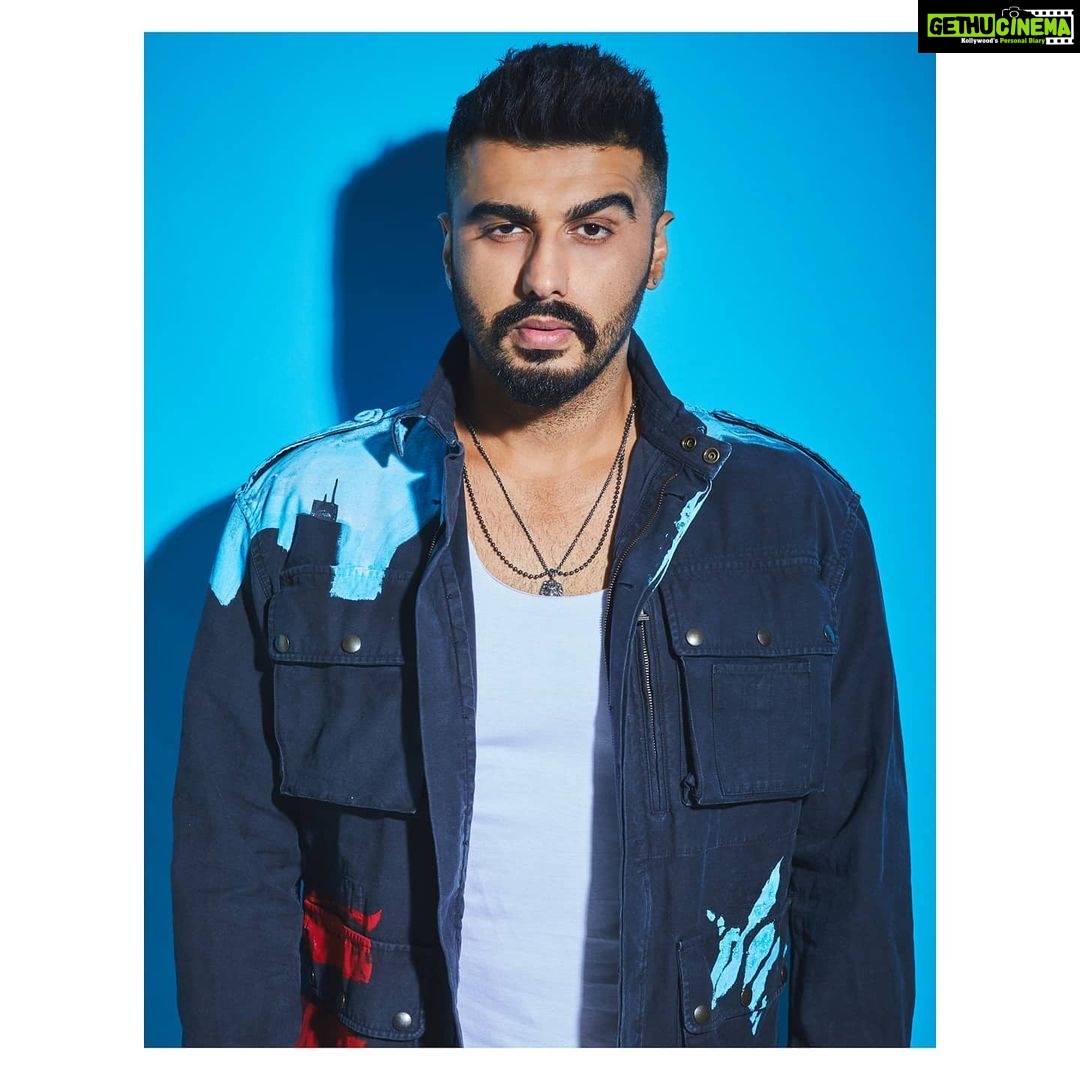 Arjun Kapoor Instagram - #MondayBlues, whaaaat?! 😏