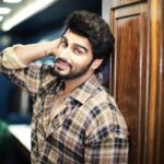 Arjun Kapoor Instagram - Chilling in chequered ⬛🟫⬛ Love the post pack up shoot always !!! @avigowariker