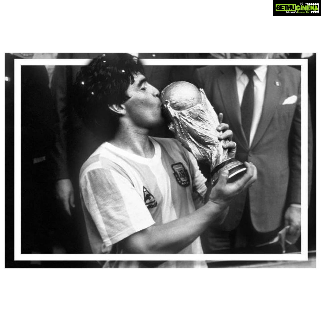 Arjun Kapoor Instagram - RIP legend #DiegoMaradona