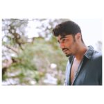 Arjun Kapoor Instagram - Casually chillin' in my balcony and using it as a nice backdrop 😎