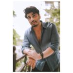 Arjun Kapoor Instagram - Casually chillin' in my balcony and using it as a nice backdrop 😎