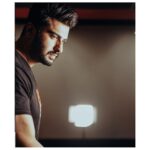 Arjun Kapoor Instagram - 𝑻𝒉𝒆 𝒍𝒊𝒈𝒉𝒕𝒔 𝒘𝒊𝒍𝒍 𝒈𝒖𝒊𝒅𝒆 𝒚𝒐𝒖 𝒉𝒐𝒎𝒆 💡