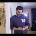 Arjun Kapoor Instagram - This would be a classic example of a busy day in my life before the pandemic hit us.... and I miss all the hustle, all the madness, today. Then and even now.... Helo app helps me keep myself updated with all the latest news, and information, helps me stay connected with people and also catch up on what everyone is talking about. So download the Helo App, stay updated and stay connected. You can follow me on - Arjun Kapoor. @helo_indiaofficial