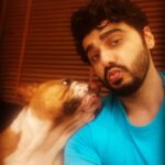Arjun Kapoor Instagram - Mad max & me !!! Max-ed out this sunday with all the love... PS : not one decent photo was taken 🤦🏽‍♂️ (Swipe Right)