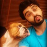 Arjun Kapoor Instagram - Mad max & me !!! Max-ed out this sunday with all the love... PS : not one decent photo was taken 🤦🏽‍♂️ (Swipe Right)