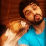 Arjun Kapoor Instagram - Mad max & me !!! Max-ed out this sunday with all the love... PS : not one decent photo was taken 🤦🏽‍♂️ (Swipe Right)