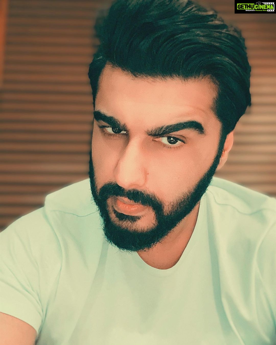 Arjun Kapoor Instagram - Good beard & hair day.