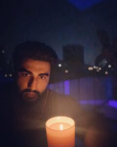 Arjun Kapoor Instagram - The darkest nights produce the brightest stars. Together, we shall overcome !!! #9MinutesForIndia.