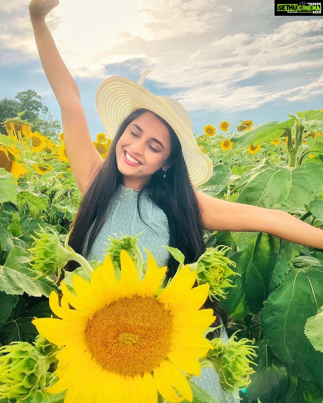 Arthana Binu Instagram - 🌻 . . . 📷: @leya_dcruz