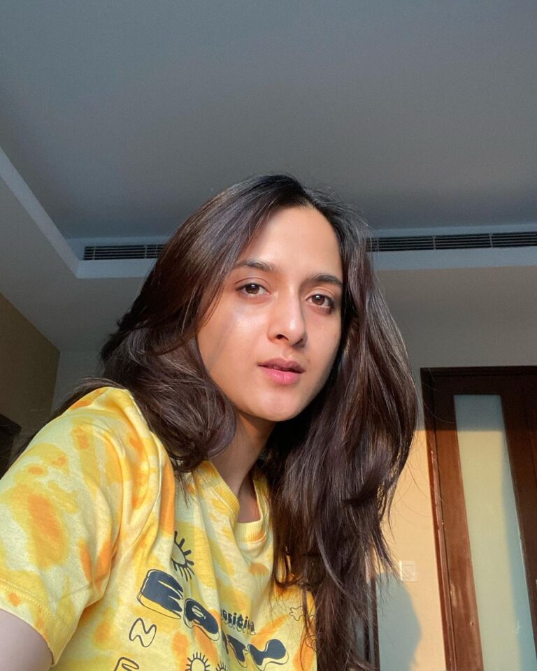 Arushi Sharma Instagram - Selfie, when you’re bored in a hotel room 📸 #selfie