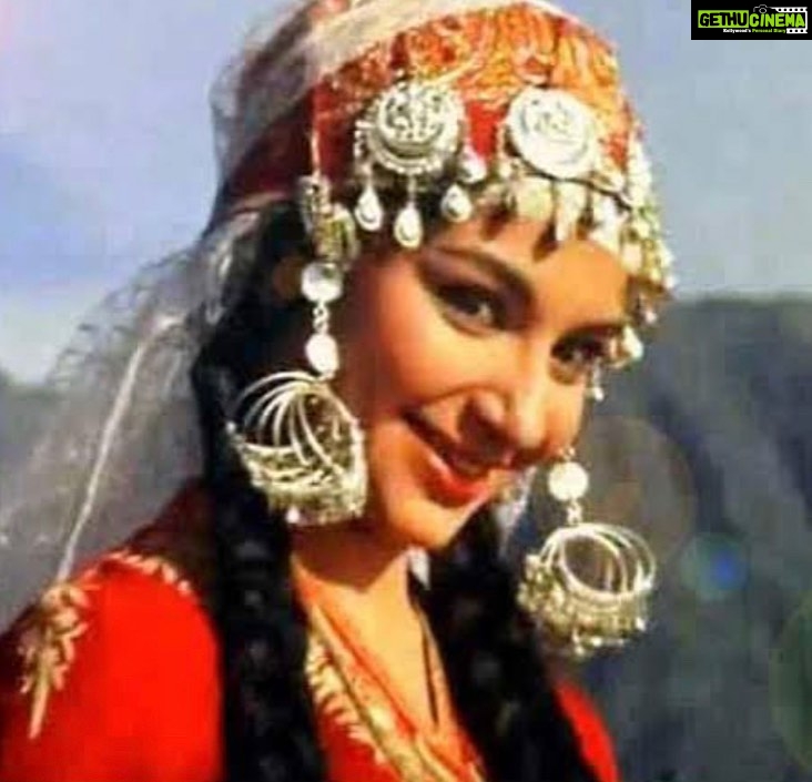 Arushi Sharma Instagram - 13 y/o me trying to recreate कश्मीर की कली #foreverfan