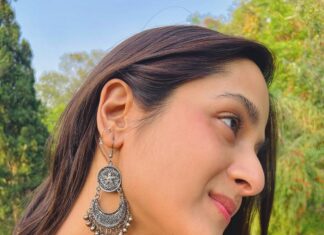 Arushi Sharma Instagram - ;/ :)