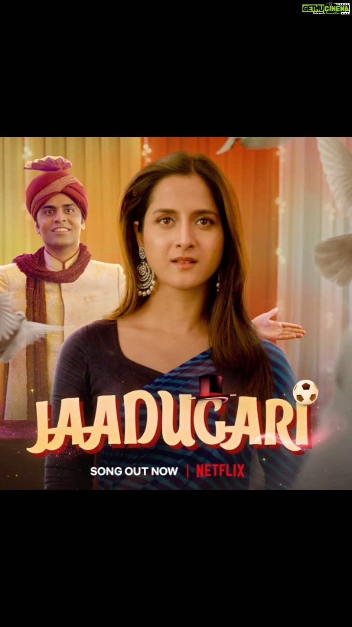 Arushi Sharma Instagram - Jaadugari song out now 💛 💛 #JaadugarOnNetflix @netflix_in Link in bio @eightypackabs @jitendrak1 @chhotathalaiva @jaavedjaaferi @rukshardhilon12 @golaniamit @khannasaurus @vikeshbhutani @shubhshivdasani @poshampa_pictures @chalkboardentertainment @shujaatsaudagar @actormanojjoshi @shabinakhanofficial @actormanojjoshi