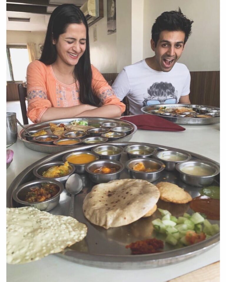 Arushi Sharma Instagram - Throwback to good food and Udaipur. 📸 by: @imtiazaliofficial #udaipurmemories