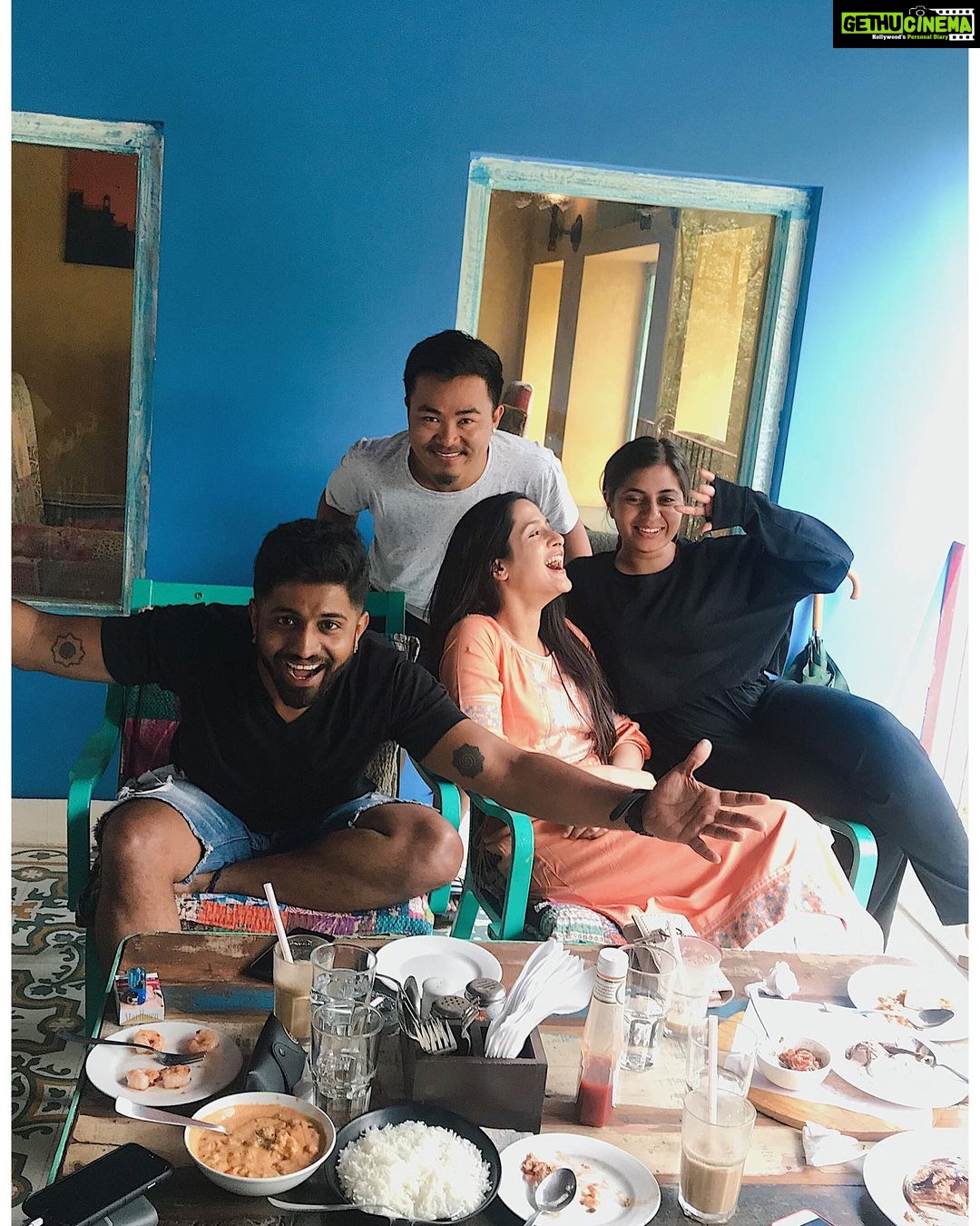 Arushi Sharma Instagram - Our afternoon party in Udaipur🌮🍜🍝🥘 #LoveAajKal #memoriesfromudaipur Udaipur, Rajasthan