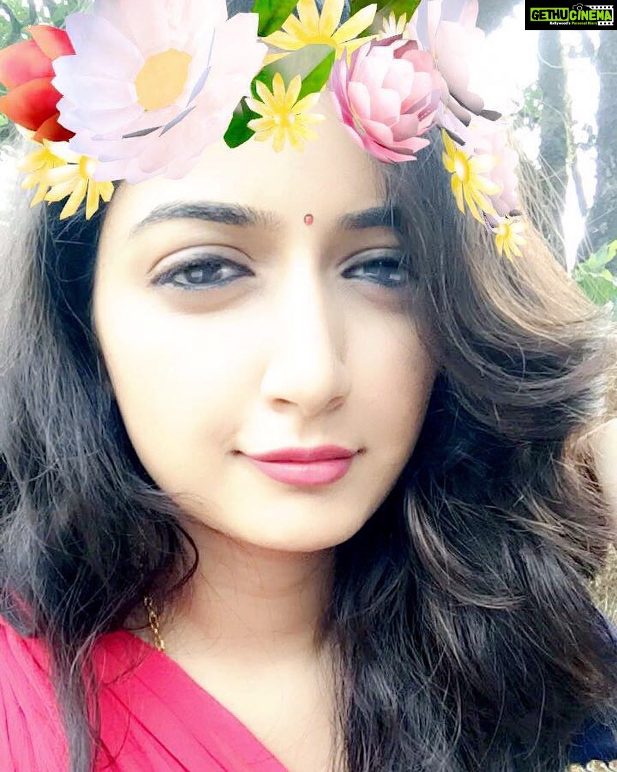 Ashika Ranganath Instagram - In between shots ! #newstyle #newteam #lovemywork