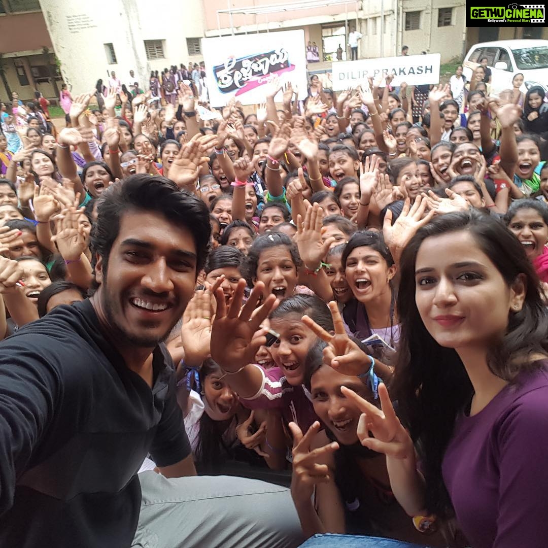 Ashika Ranganath Instagram - Girls college be the best 😍 #superbresponse 😘