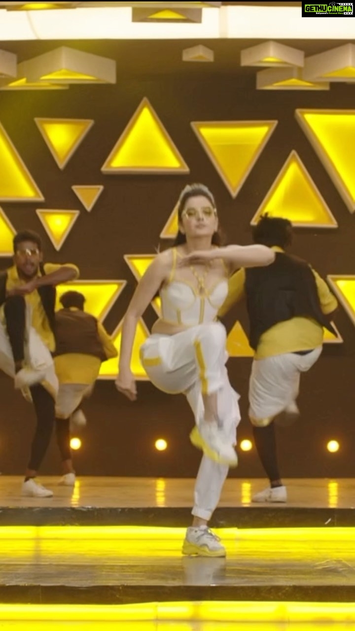 Ashika Ranganath Instagram - I have always loved dancing & have given my 100% to entertain you all. Thanks for always appreciating me n my talent. Here’s a special solo bit from the song #Herohonda #avatarapurusha #releasing6thmay