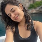 Ashika Ranganath Instagram - My first underwater dive 🤿 Did 10 metres deep & it was so so beautiful! One amazing life time experience.. I wouldn’t do it without these crazy bunch of people @rajeevgowda13 @palak_mehta18 @urjapatel_artistry @nithin_b2712 our beautiful instructor @ammyglory from certified padi divers @princessdivers . Thanks for the safe & amazing diving experience 🤘🏻 #notanad #phiphiisland #scubadiving #travel #waterbaby Pileh Lagoon - Phi Phi Islands