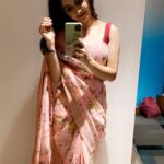 Ashika Ranganath Instagram - Being “Siri” in the sets of Avatarapurusha From helping our production Anna in cooking 🧑‍🍳 to watering the plants for our set boys 😜 P.s I was just posing 🙆🏻‍♀️