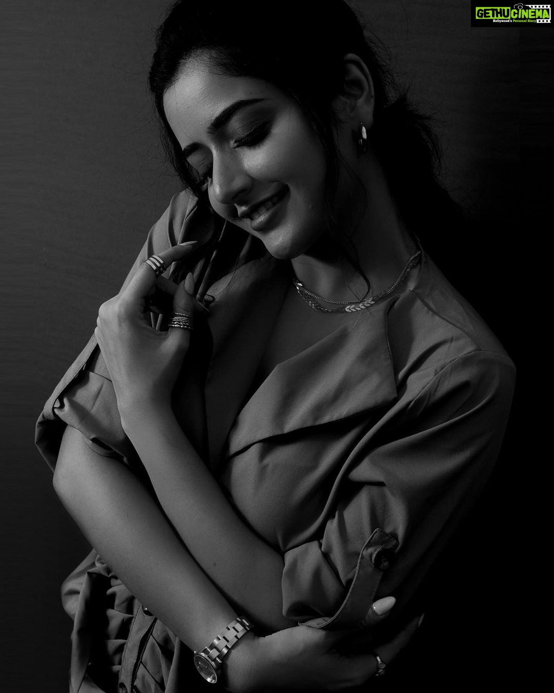 Ashika Ranganath Instagram - For the Avatarapurusha premier night 💫