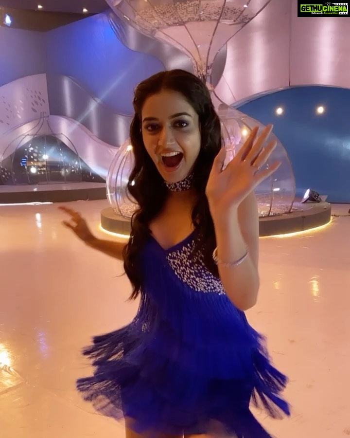 Ashika Ranganath Instagram - Thanks for the amazing response for #Herohonda ♥️ Do check out if you haven’t watched it yet ✨ Styling @roobaruuu 👗 Make up @shivugowda2011 Hair @paramesh_hairstylist @pushkarfilms #avatarapurushakannadamovie #Herohonda