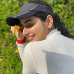 Ashika Ranganath Instagram - Sending in lots of love 🌼