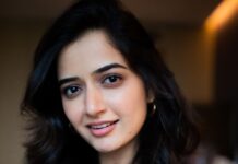 Ashika Ranganath Instagram - Heloooooooo 🖤