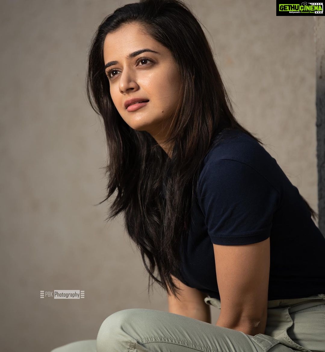 Ashika Ranganath Instagram - Good night 🕯 #staysafestayhome #Covid19 #letsfightcorona #staypositive