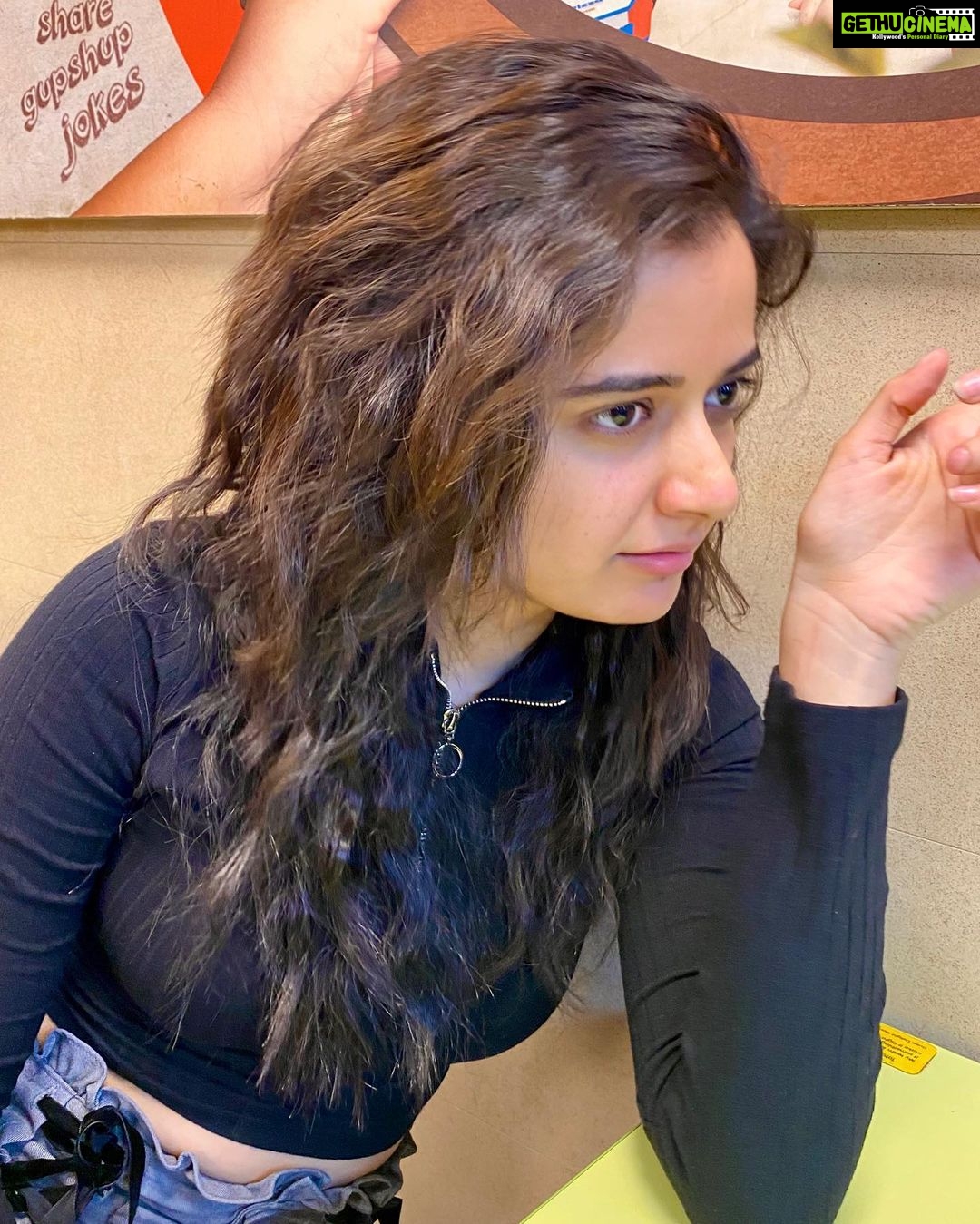 Ashika Ranganath Instagram - 👩🦱 . . . #nomakeup #newhairdo
