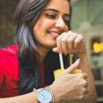 Ashika Ranganath Instagram - ♥️ This Valentine’s day make it extra special with this beautiful watch from @danielwellington. Pair it up with a bracelet to make your gift just perfect. You can also use my code DWXASHIKA for an addition 15% benefit on your purchase. #danielwellington PC @anisha.balraj ♥️