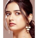Ashika Ranganath Instagram - To this pretty nude and peachy look 😍 Favourite one @makeoverwithlakshmi_shetty 💄