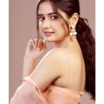 Ashika Ranganath Instagram - Peach love Finally I get these pictures from Mr. @photographer_ajay who’s so busy!!!! 🤷‍♀️🙆‍♀️🙈 sorry for bothering you so much man!