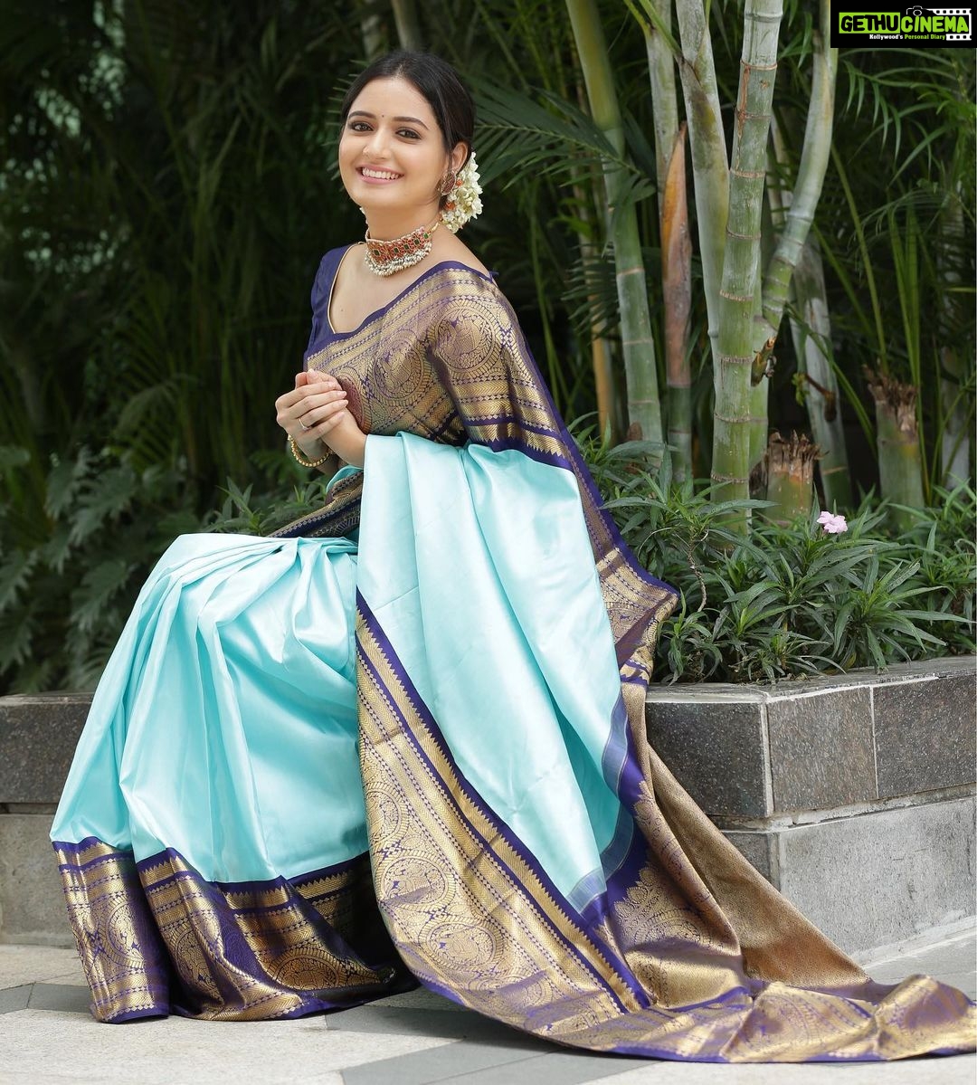Ashika Ranganath Instagram - In love with this saree 😍 Thank you @nisharakiran for working on this look so much ♥️ Saree @raashadesignhouse Jewellery @lotus_silver_jewellery Makeup @shivugowda2011 Photography @photographer_ajay