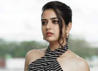 Ashika Ranganath Instagram - Building an empire 🚩