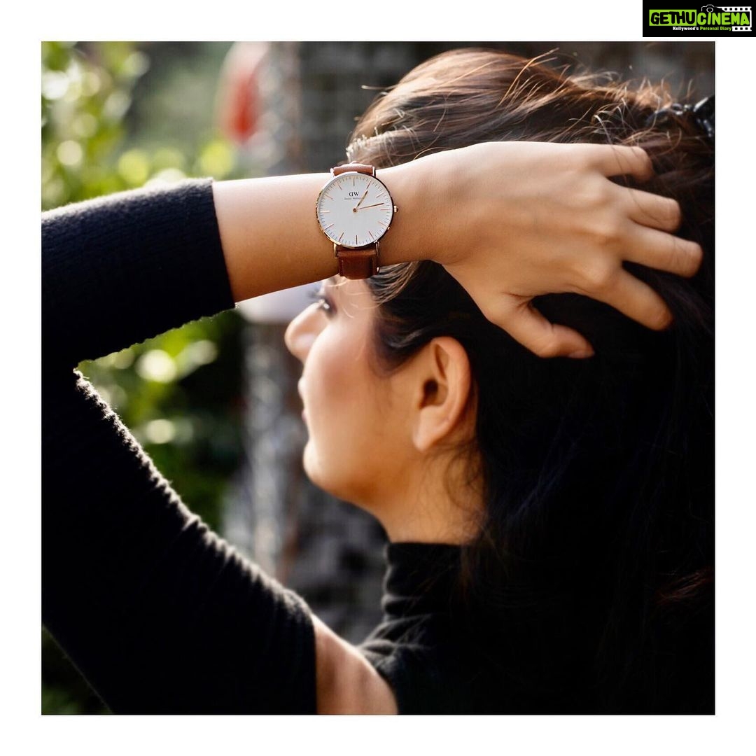 Ashika Ranganath Instagram - Hello everyone :) Complete your festive look with @danielwellington this year. Buy any two products and get a 10% off. Also, use my code DWXASHIKA to get an additional 15% off on the website or DW stores. #danielwellington #Dwali PC @nithishayyod 📸