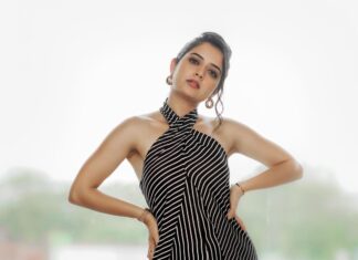 Ashika Ranganath Instagram - Building an empire 🚩