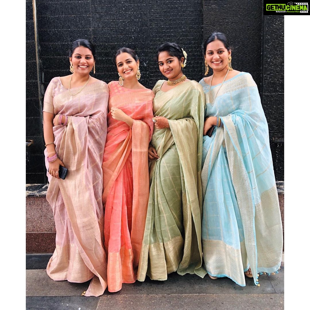 Ashika Ranganath Instagram - 🌸 . . . Girls before giving a proper picture! Trust me we don’t need a MUA, hairstylist or a stylist! PC : @suprithshekar 🌼