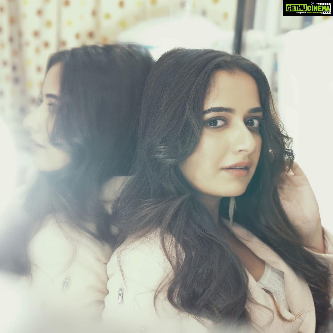 Ashika Ranganath Instagram - Styling @nisharakiran Outfit @kovetonline Accessories @unniyarchajewelry Make up and hair @nisargasrinidhi Photography @photographer_ajay Studio Fibonacci