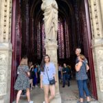 Ashika Ranganath Instagram - When you visit a place when there are a lot of tourists, cant help but Ms. @gonsalves.pearl.97 can take really good pictures for me 🙈♥️😘 P.s now don’t start pouring in your requests to her, it’s a private account 😅 Sainte-Chapelle de Paris