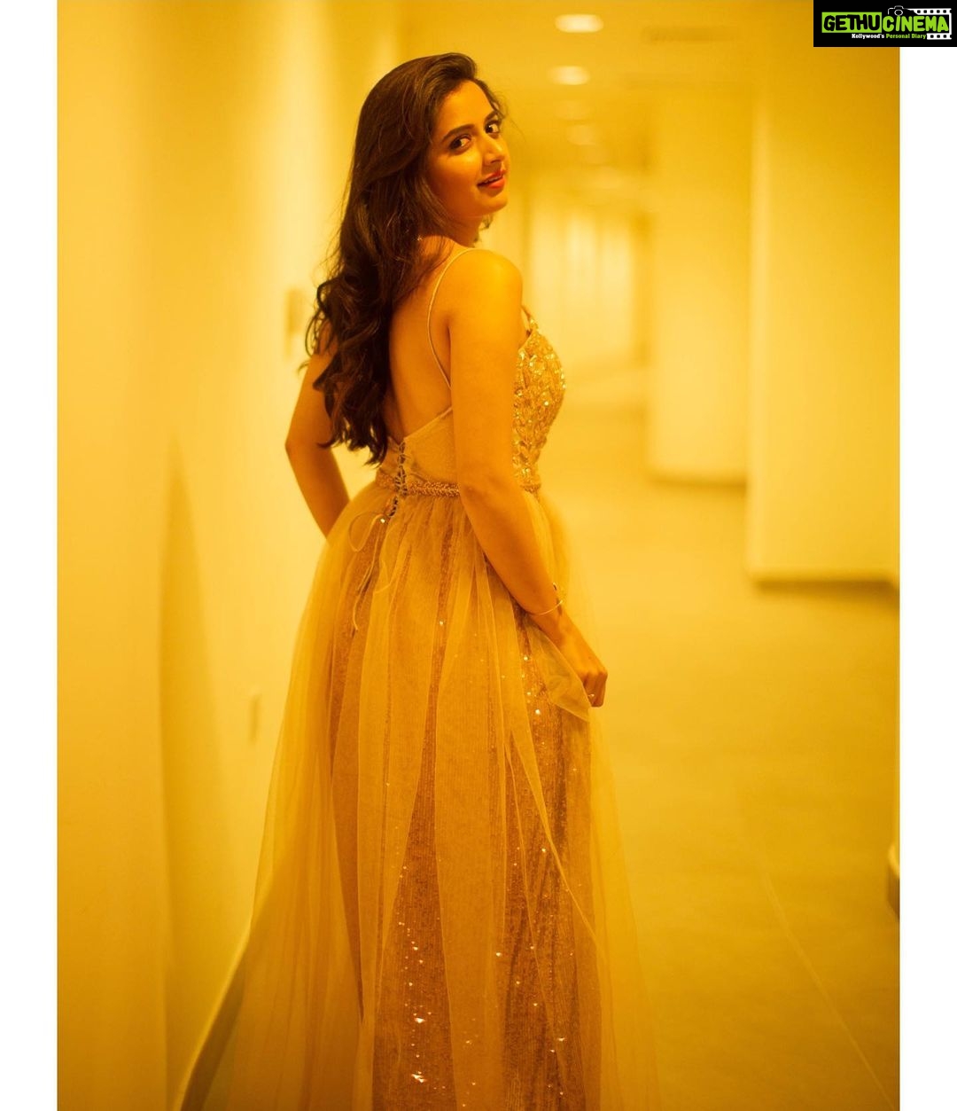 Ashika Ranganath Instagram - Ok last one in this 🙈🤷♀️👻 Qatar Doha