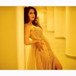 Ashika Ranganath Instagram - @siimawards 💄👄📸 Outfit : @raashadesignhouse Styling : @nisharakiran Picture : @podlevskykh.a W Doha