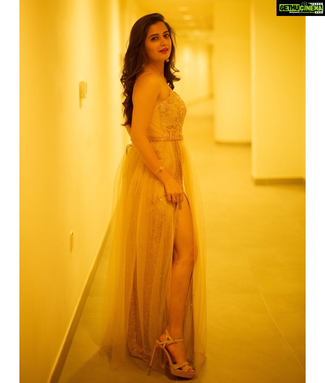 Ashika Ranganath Instagram - Never look back, unless for a picture ππΈππ» So here is the @siimawards look Styling and designing @nisharakiran Picture @podlevskykh.a #SIIMAinQatar #latepost Qatar Doha