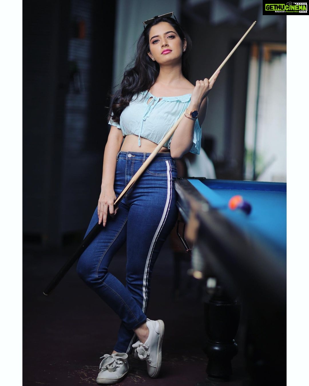 Ashika Ranganath Instagram - How’s Sunday treating you all?! 🙌🏻 I’ve so many pictures to share with you’ll.. but wait let me take some more time please!? 🙈👻 Love you all ♥️